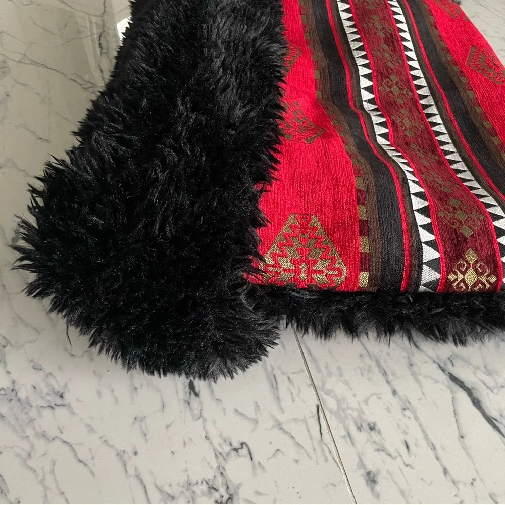 Zeus, High-end black faux fur and kilim-velvet fabric M size handmade pet bed